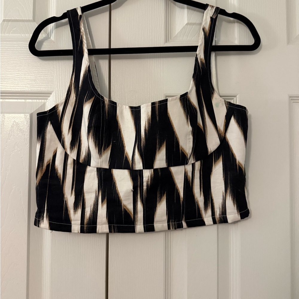Banana Republic Black and White Patterned Crop Top